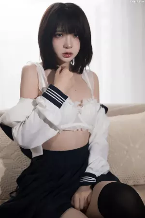 Coser美女疯猫ss No.063 - 病娇JK 主题写真 [40P]