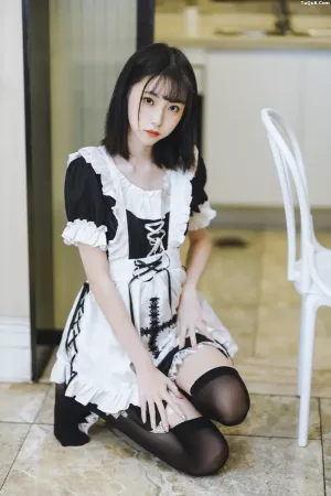 动漫博主_许岚LAN_No.011 – 短裙女仆 主题写真 [40P]