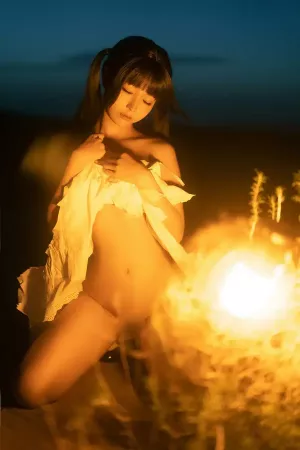 Coser美女蠢沫沫No.242 – 海岸昏灯 主题写真 [22P]