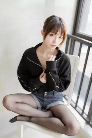 动漫博主Kitaro绮太郎No.012 – 单马尾女孩 主题写真 [41P]