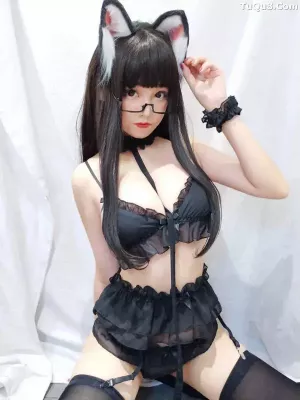 Coser美女蜜汁猫裘No.028 – 眼镜猫娘 主题写真 [25P]
