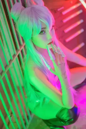 韩国美女模特Yuna-No.035 – SAINT Photolife – KDA Evelyn Bikini 主题写真 [20P]