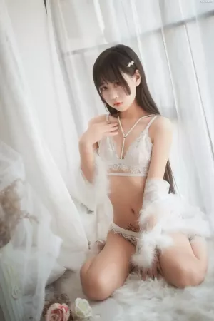 人气Coser美女萌芽儿o0-No.011 毛绒内衣 主题写真 [27P]