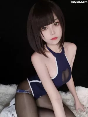 Coser美女蜜汁猫裘No.065 – 水着 主题写真 [34P]