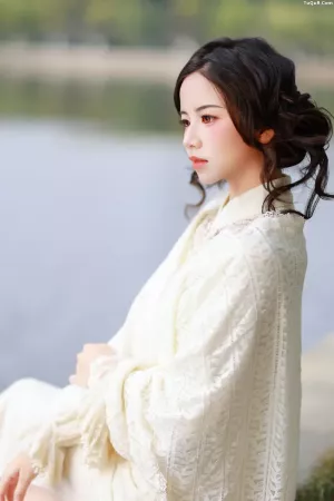 [YITUYU艺图语]No.20250107_01.22 西湖边 小杜同学  [22P]