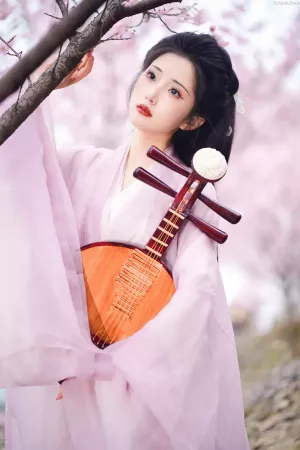 [YITUYU艺图语]No.20250973_04.30 共赏繁花 兔牙w [14P]