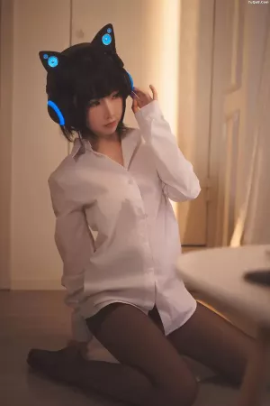 Coser美女面饼仙儿 NO.036 猫耳耳机 主题写真 [17P]