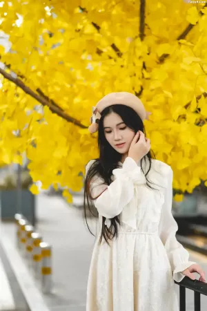 [YITUYU艺图语]No.20250582_03.17 银杏树下 羽希 [31P]