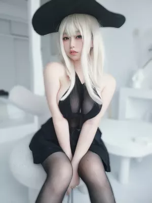 Coser美女_女主K_No.012 女巫 主题写真 [20P]