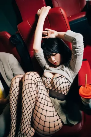 韩国美女Zia(지아)-No.072 - Loozy-XXX in the theater S.Ver [157P]