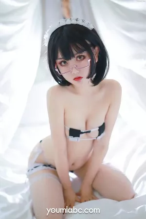 人气Coser美女您的蛋蛋-No.019 – [YouMi尤蜜] 2021.01.08 比基尼女偶 [26P]