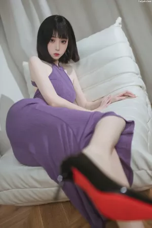 动漫博主_许岚LAN_No.037 – 紫韵人妻 主题写真 [28P]