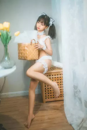 Coser美女蠢沫沫No.028 – 私房 主题写真 [84P]