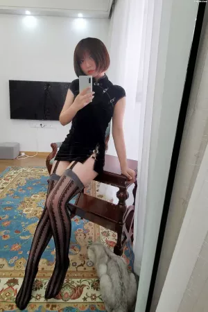 Coser美女BANBANKO半半子No.017 – 吊带黑丝袜 主题写真 [28P]