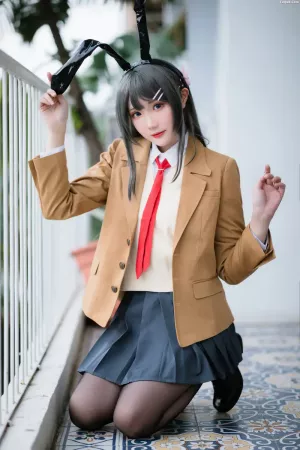 国产动漫博主瓜希酱-No.090 – 樱岛麻衣 校服 [20P]