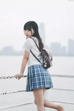 Coser美女面饼仙儿 NO.085 沙雕JK 主题写真 [22P]