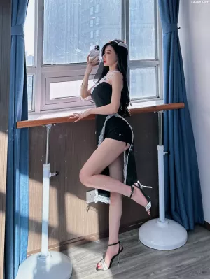 微密圈颜值模特_黎允熙baby_No.020 – 微密圈系列 长腿修女 [20P]
