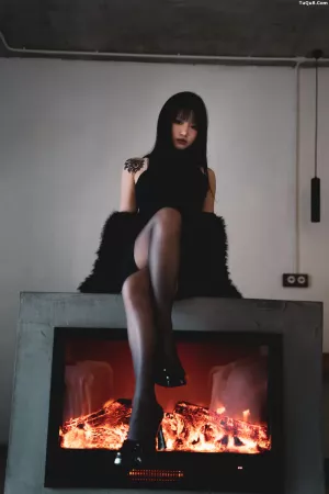 Coser美女柒柒要乖哦_No.049 – 清寂 主题写真 [22P]