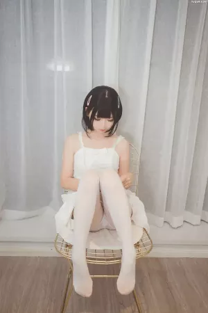 Coser美女面饼仙儿 NO.039 白色空间 主题写真 [10P]