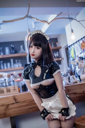 Coser美女洛璃LoLiSAMA.049 - 半球女仆 主题写真 [38P]