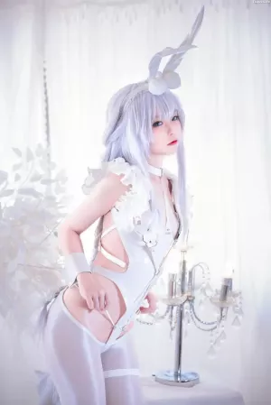 动漫博主G44不会受伤 NO.044 恶毒皮肤 懒懒的白兔 主题写真 [25P]