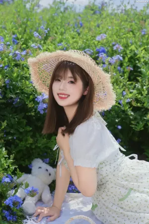 [YITUYU艺图语]No.20260543_03.26 春日限定蓝花田写真 把夏天穿在身上 呆头飞鹅 [51P]