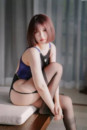 Coser美女BANBANKO半半子No.029 – 竞技泳衣 主题写真 [36P]