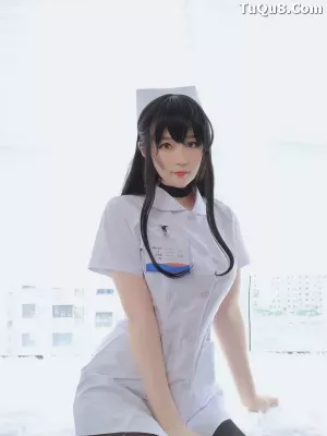 台湾Coser美女白银81-028 - 长发小护士 主题写真 [66P]