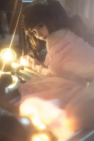 Coser美女蠢沫沫No.280 – 是谁照亮了她 主题写真 [15P]