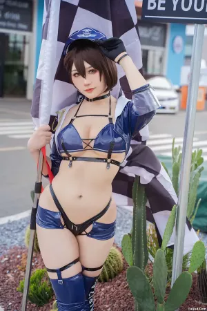 Coser美女_三刀刀miido_No.037 – 巴尔的摩赛车娘 主题写真 [36P]