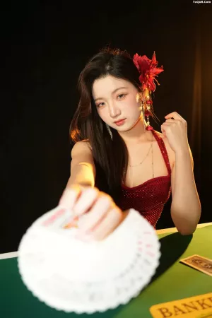 [YITUYU艺图语]No.20260523_03.24 热烈红裙 曼曼DayToy [24P]