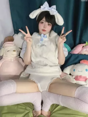 Coser美女轩萧学姐 No.089 – 玉桂狗 主题写真 [18P]