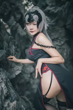 Coser美女_三刀刀miido_No.003 – ⑥号本 黑贞德 主题写真 [77P]