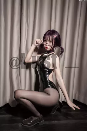 Coser美女柒柒要乖哦_No.057 – 皮死库水 主题写真 [29P]