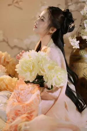 [YITUYU艺图语]No.20250051_01.11 花吻 安九鱼 主题写真 [21P]