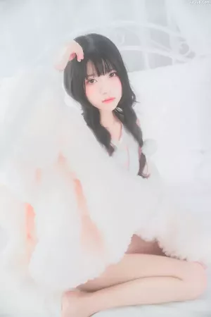 动漫博主桜桃喵No.018 - 冬眠系列 纯白私房 主题写真 [46P]