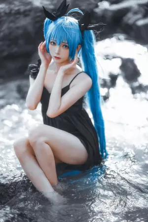动漫博主Kitaro绮太郎No.068 – 初音miku3 主题写真 [9P]
