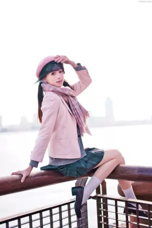 [YITUYU艺图语]No.20250585_03.18 滨江粉色jk 吞树莓 [49P]