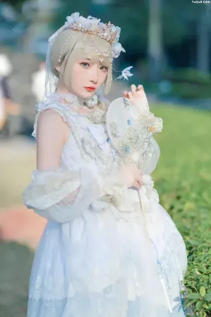 Coser美女_是三不是世w_No.013 – 霜雪星辰 主题写真 [23P]