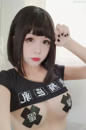 Coser美女日奈娇 No.017 – 《私服》 主题写真 [28P]