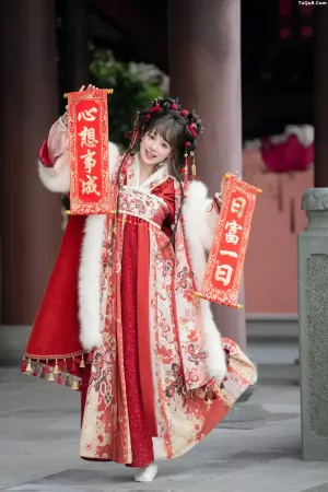 [YITUYU艺图语]No.20250207_02.04 穿汉服过新年 夏芋小年  [22P]
