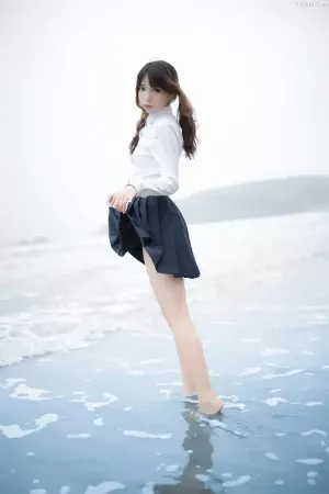 Coser美女疯猫ss No.034 - 海滩蓝色 主题写真 [28P]