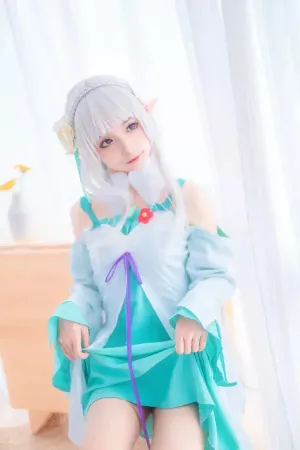 Coser美女蠢沫沫No.024 – 绿睡衣 主题写真 [40P]