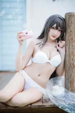 国产动漫博主瓜希酱-No.105 – 樱岛麻衣泳装 [28P]