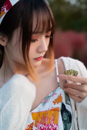 颜值博主_兔子Zzz不吃胡萝卜_No.065 – 地肤花开 主题写真 [34P]