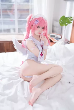 人气Coser美女_九柒喵_No.007 小护士针筒 主题写真 [48P]