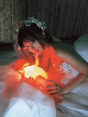 Coser美女蠢沫沫No.353 – 2024年会员 血婚纱 主题写真 [32P]