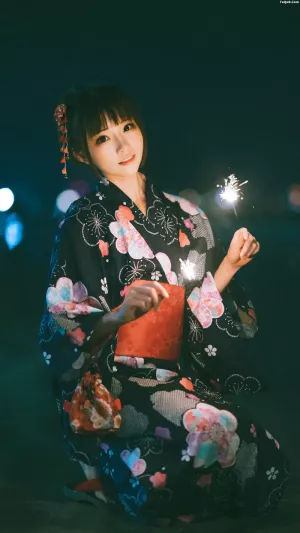 动漫博主Kitaro绮太郎No.089 – 夏色花火[ 主题写真 [10P]