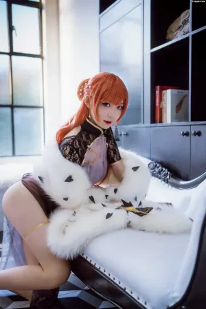 国产Coser美女封疆疆V-No.005 – 君主 主题写真 [34P]