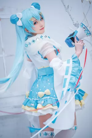动漫博主Kitaro绮太郎No.066 – 初音miku1 主题写真 [16P]